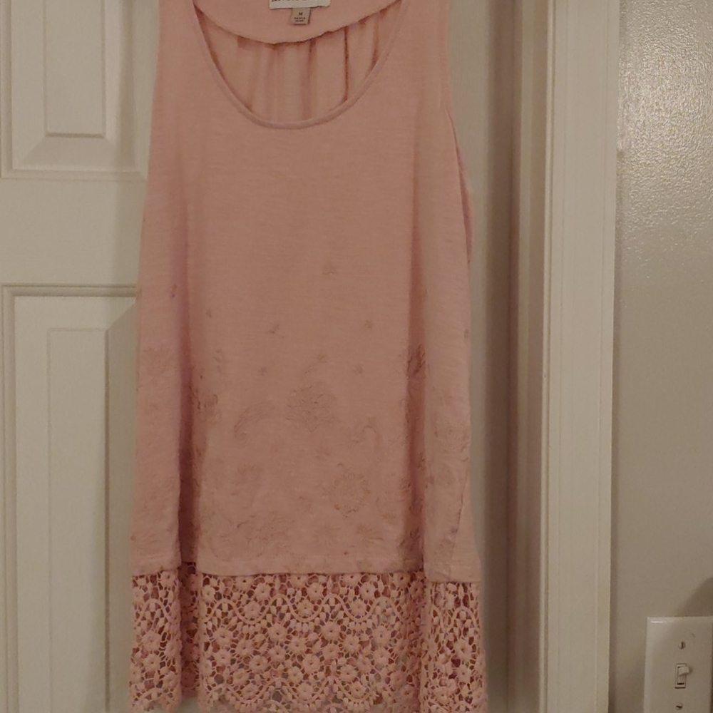 Boutique style sleeveless shirt